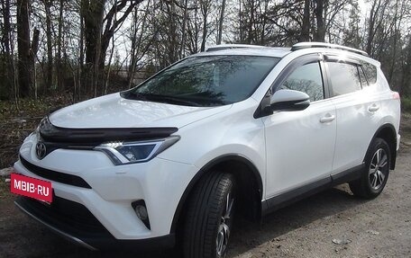 Toyota RAV4, 2017 год, 2 549 000 рублей, 2 фотография