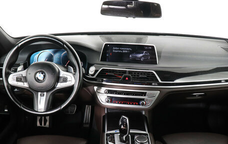 BMW 7 серия, 2018 год, 3 430 000 рублей, 9 фотография