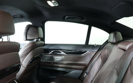 BMW 7 серия, 2018 год, 3 430 000 рублей, 13 фотография