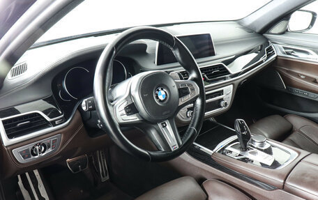 BMW 7 серия, 2018 год, 3 430 000 рублей, 10 фотография