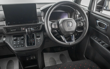 Honda Stepwgn, 2022 год, 3 049 000 рублей, 16 фотография