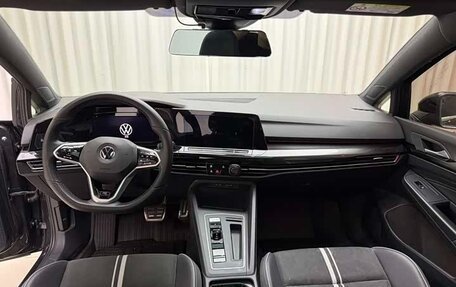 Volkswagen Golf VIII, 2022 год, 2 140 000 рублей, 9 фотография