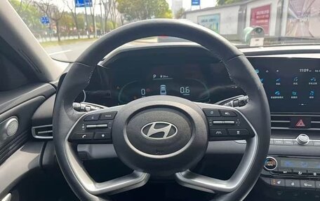 Hyundai Elantra, 2022 год, 1 620 000 рублей, 8 фотография