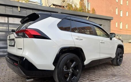 Toyota RAV4, 2019 год, 3 700 000 рублей, 11 фотография