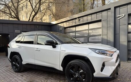 Toyota RAV4, 2019 год, 3 700 000 рублей, 8 фотография