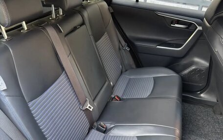 Toyota RAV4, 2019 год, 3 700 000 рублей, 15 фотография