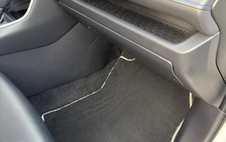 Toyota RAV4, 2019 год, 3 700 000 рублей, 17 фотография