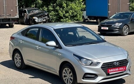Hyundai Solaris II рестайлинг, 2019 год, 1 250 000 рублей, 3 фотография
