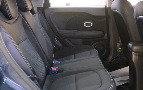 KIA Soul II рестайлинг, 2015 год, 1 249 000 рублей, 23 фотография