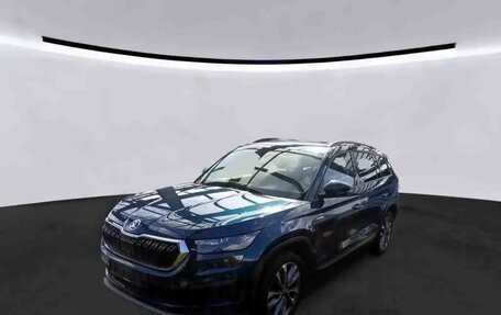 Skoda Kodiaq I, 2022 год, 2 682 000 рублей, 3 фотография