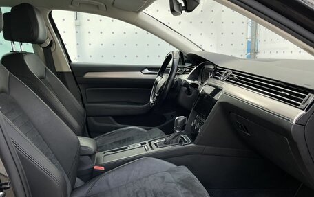 Volkswagen Passat B8 рестайлинг, 2019 год, 2 575 000 рублей, 12 фотография