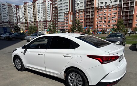 Hyundai Solaris II рестайлинг, 2022 год, 1 599 000 рублей, 3 фотография