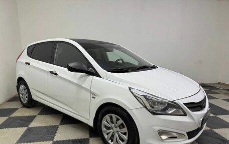 Hyundai Solaris II рестайлинг, 2015 год, 810 000 рублей, 3 фотография