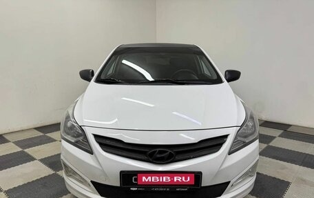 Hyundai Solaris II рестайлинг, 2015 год, 810 000 рублей, 2 фотография