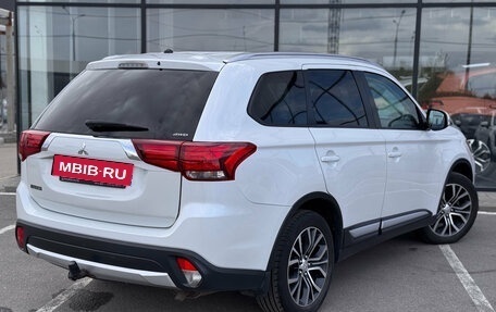 Mitsubishi Outlander III рестайлинг 3, 2016 год, 1 820 000 рублей, 2 фотография