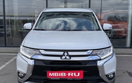 Mitsubishi Outlander III рестайлинг 3, 2016 год, 1 820 000 рублей, 3 фотография