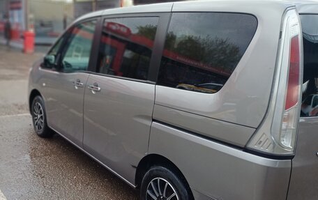 Nissan Serena IV, 2011 год, 1 050 000 рублей, 2 фотография