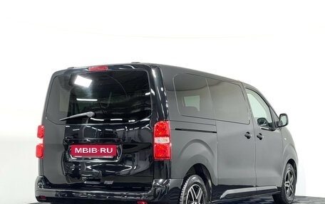 Peugeot Traveller I, 2018 год, 2 997 000 рублей, 5 фотография