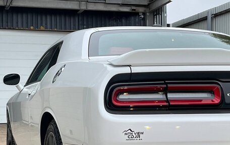 Dodge Challenger III рестайлинг 2, 2019 год, 3 900 000 рублей, 1 фотография