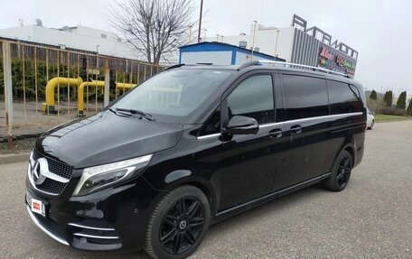 Mercedes-Benz V-Класс, 2019 год, 5 700 000 рублей, 4 фотография