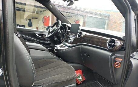 Mercedes-Benz V-Класс, 2019 год, 5 700 000 рублей, 7 фотография