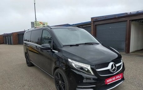 Mercedes-Benz V-Класс, 2019 год, 5 700 000 рублей, 2 фотография