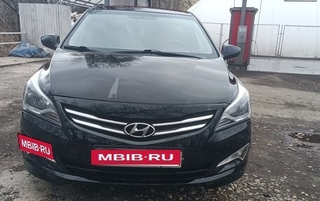 Hyundai Solaris II рестайлинг, 2015 год, 920 000 рублей, 3 фотография