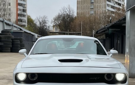 Dodge Challenger III рестайлинг 2, 2019 год, 3 900 000 рублей, 7 фотография