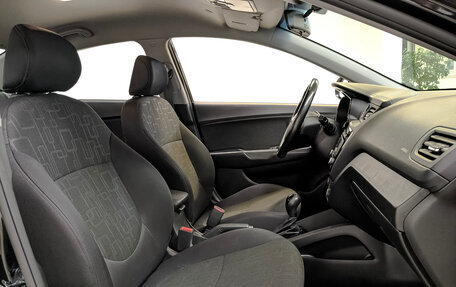 KIA Rio III рестайлинг, 2015 год, 1 230 000 рублей, 23 фотография