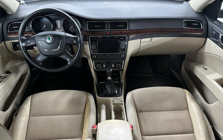 Skoda Superb III рестайлинг, 2013 год, 749 000 рублей, 9 фотография