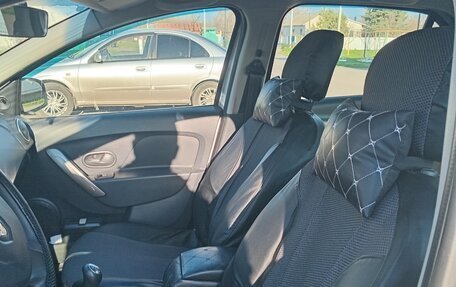 Renault Logan II, 2014 год, 650 000 рублей, 4 фотография