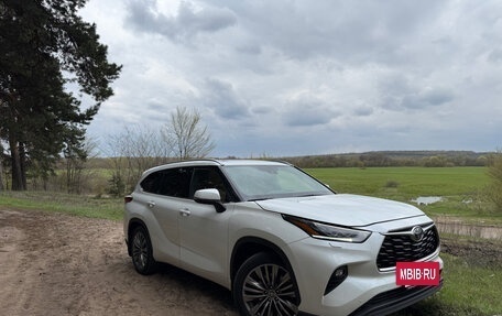 Toyota Highlander, 2021 год, 5 390 000 рублей, 13 фотография