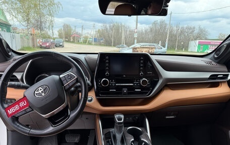 Toyota Highlander, 2021 год, 5 390 000 рублей, 17 фотография