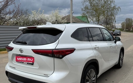 Toyota Highlander, 2021 год, 5 390 000 рублей, 7 фотография