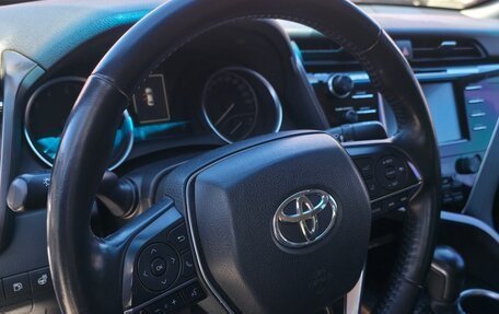 Toyota Camry, 2018 год, 2 600 000 рублей, 8 фотография