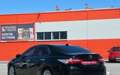 Toyota Camry, 2018 год, 2 600 000 рублей, 13 фотография