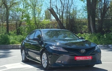 Toyota Camry, 2018 год, 2 600 000 рублей, 17 фотография