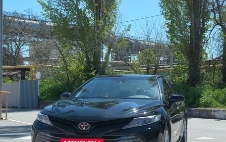 Toyota Camry, 2018 год, 2 600 000 рублей, 16 фотография