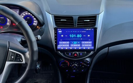 Hyundai Solaris II рестайлинг, 2011 год, 530 000 рублей, 7 фотография