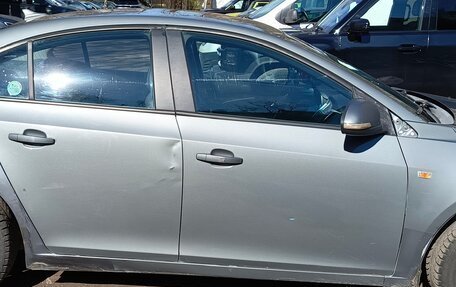 Chevrolet Cruze II, 2010 год, 650 000 рублей, 3 фотография