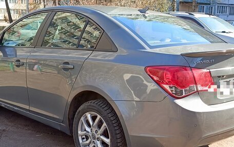 Chevrolet Cruze II, 2010 год, 650 000 рублей, 6 фотография