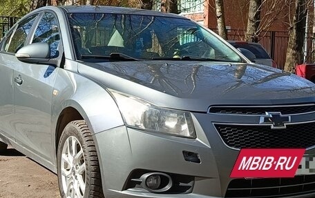 Chevrolet Cruze II, 2010 год, 650 000 рублей, 2 фотография