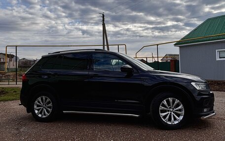 Volkswagen Tiguan II, 2019 год, 2 300 000 рублей, 3 фотография