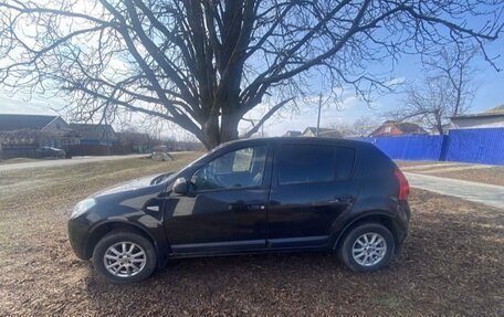 Renault Sandero I, 2011 год, 530 000 рублей, 2 фотография