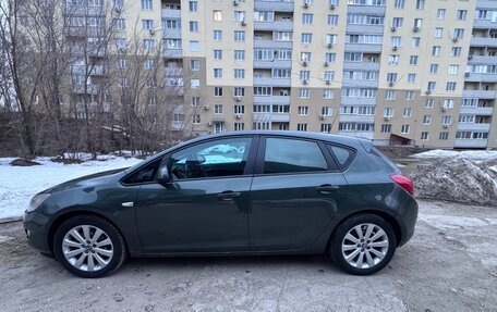 Opel Astra J, 2011 год, 670 000 рублей, 3 фотография