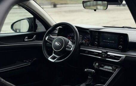 KIA K5, 2020 год, 2 200 000 рублей, 11 фотография