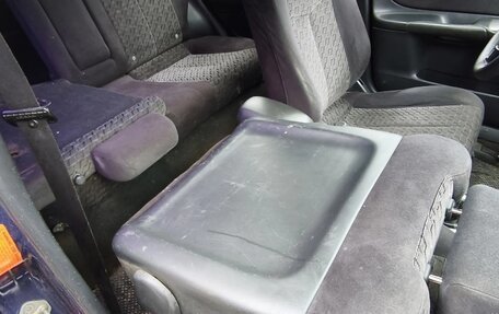 Mazda 323, 2001 год, 300 000 рублей, 7 фотография