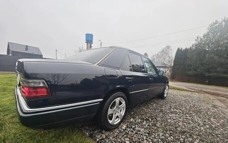 Mercedes-Benz E-Класс, 1994 год, 550 000 рублей, 2 фотография