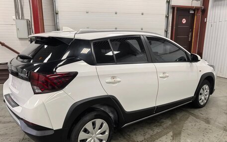 Toyota Yaris XP150 рестайлинг, 2021 год, 1 370 000 рублей, 5 фотография