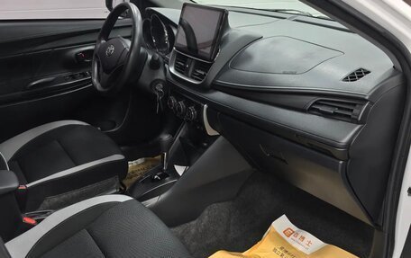Toyota Yaris XP150 рестайлинг, 2021 год, 1 370 000 рублей, 8 фотография